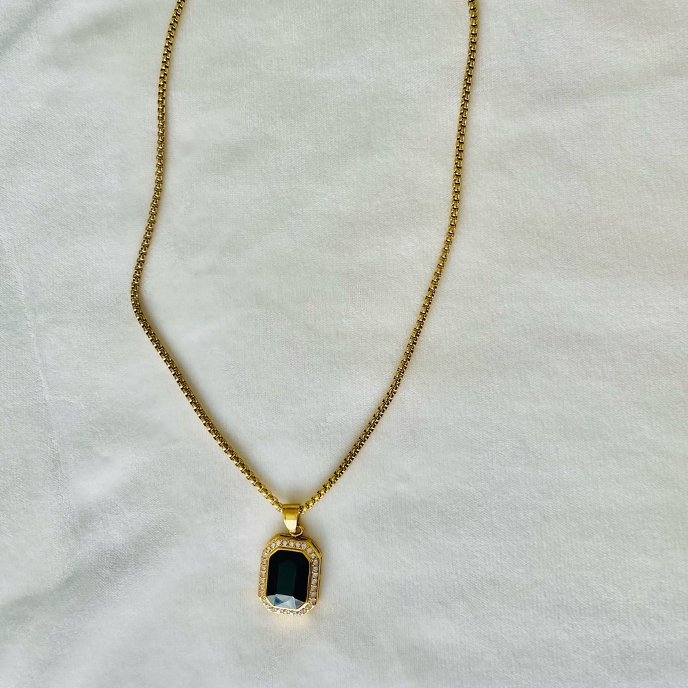 ₓ｡𐐒

Black  Necklace - Picture 5 of 7